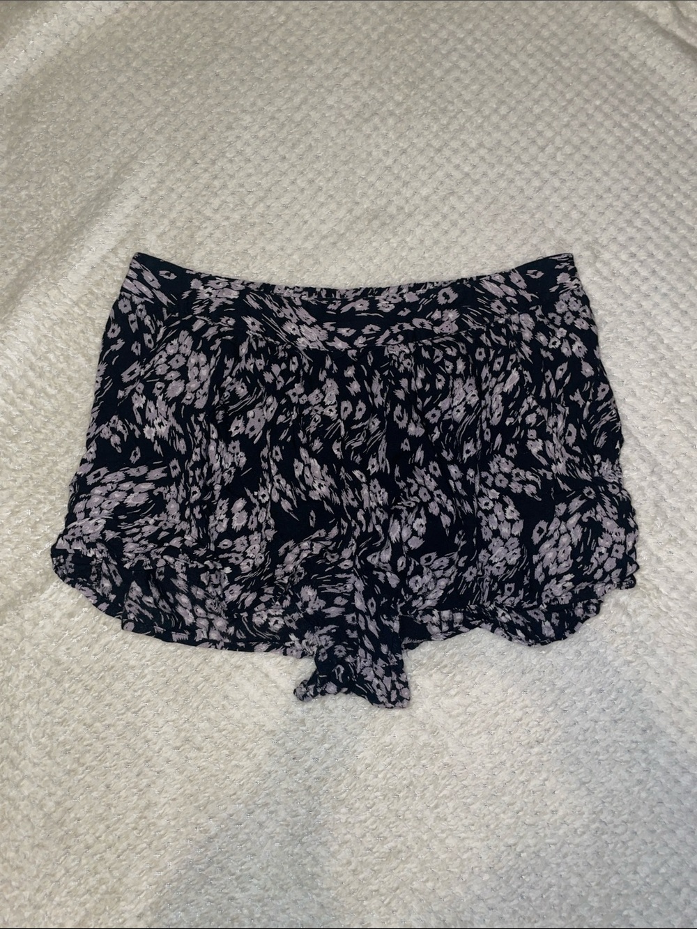 Floral Print Black & Lilac Women's Shorts
